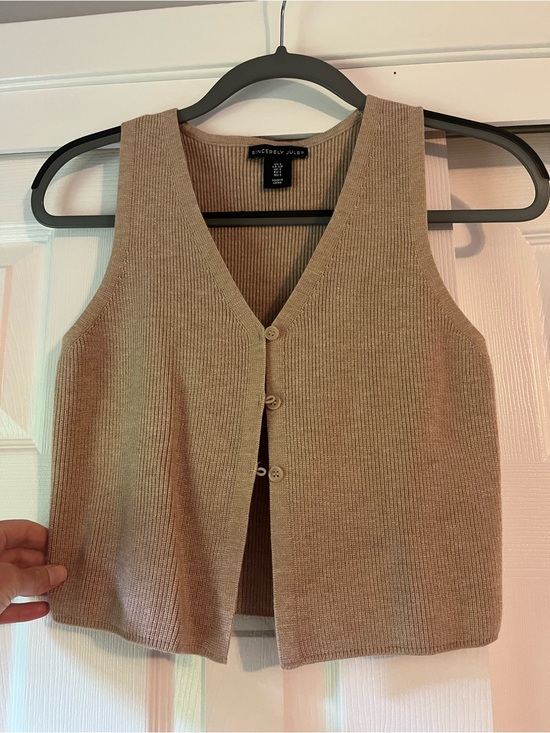 Sincerly Jules Sweaters - Sincerely Jules Ribbed Button Front Knit Crop Vest NWOT